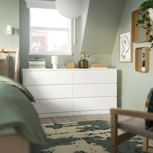 White MDF dresser unit with 6 drawers and flat cabinet top